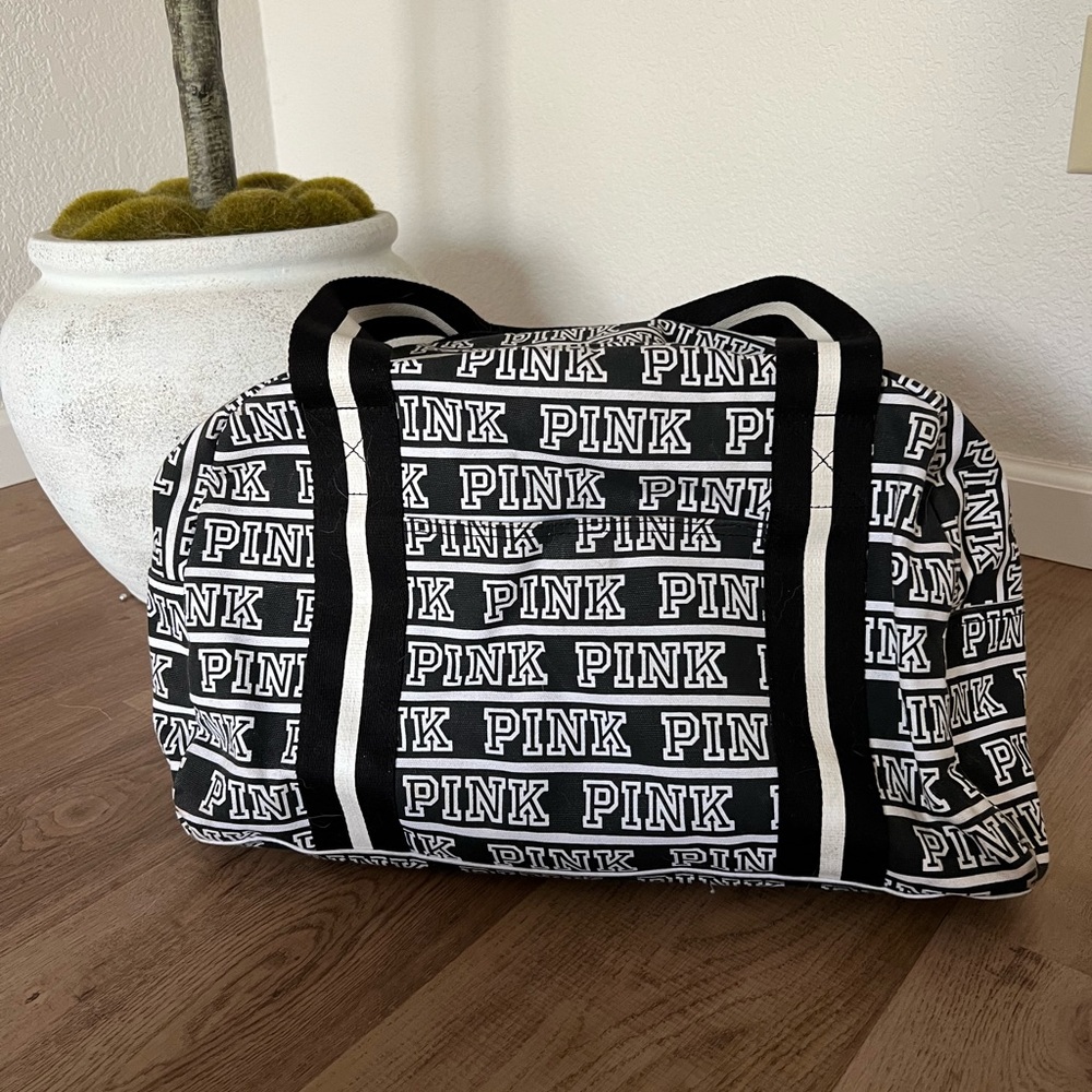 PINK by Victorias secret logo travel bag, black 🖤🤍
